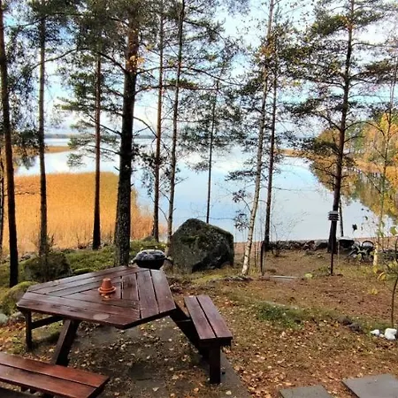 Pyhtaeaen Vuokramoekit Villa Tuuski Exterior photo