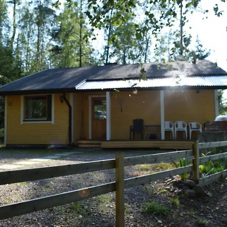 Pyhtaeaen Vuokramoekit Villa Tuuski Exterior photo