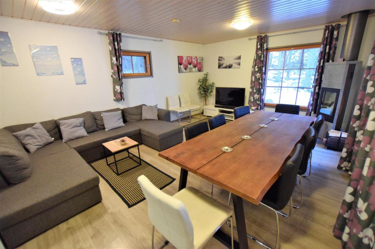 Chalet Pyhtaeaen Vuokramoekit Tuuski