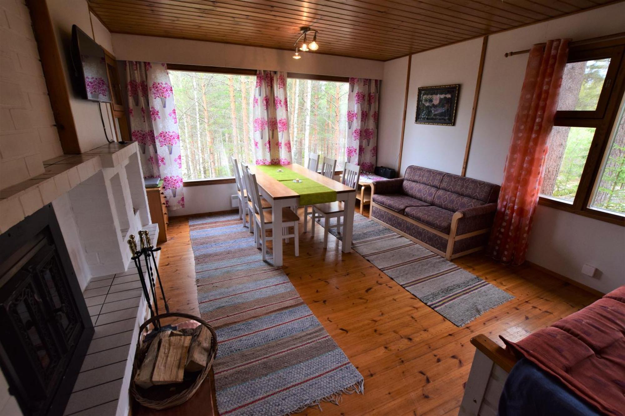 Pyhtaeaen Vuokramoekit Chalet