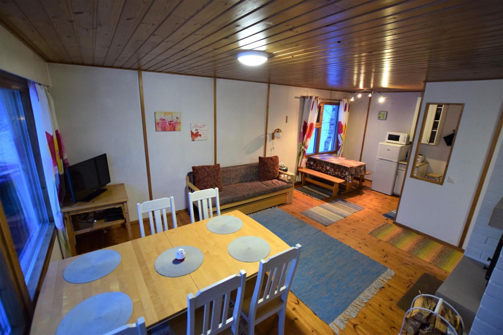 Pyhtaeaen Vuokramoekit * Tuuski